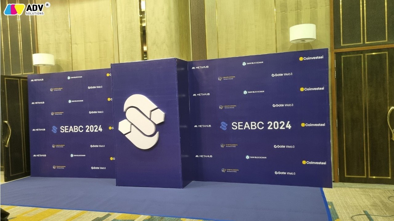 thi-cong-backdrop