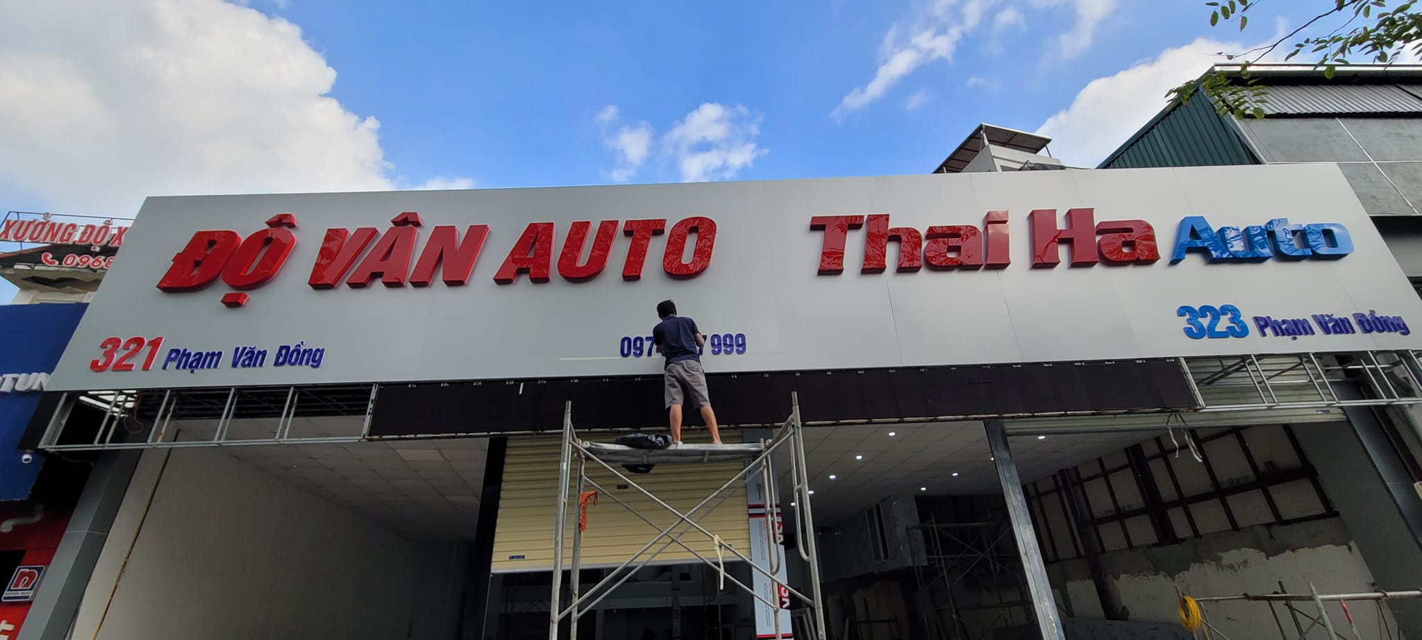 Mẫu biển quảng cáo Showroom ô tô