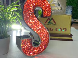 Mẫu chữ nổi inox đính đá mặt