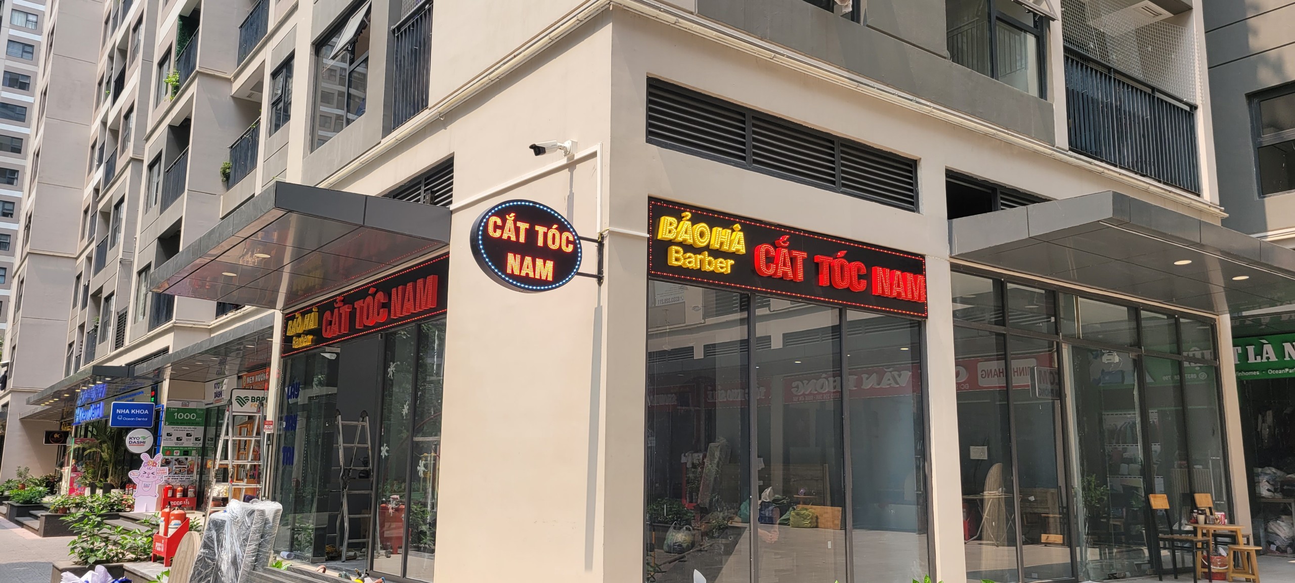 Bảng hiệu LED salon tóc