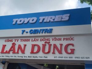 Biển quảng cáo của hàng lốp ô tô