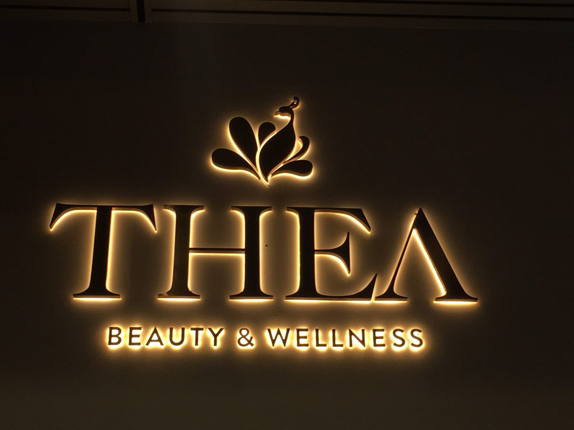 Bảng hiệu quảng cáo Spa sáng chân